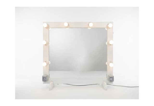 Make-up mirror with bulbs 100×80 cm