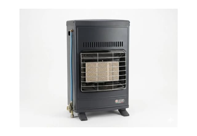 Mobile gas heater with hose for set use